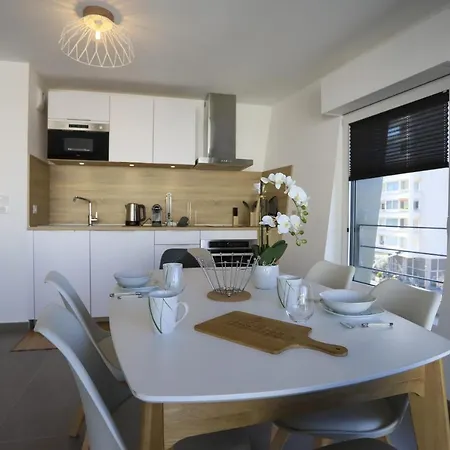 La Plume Vue 3 Etoiles - Garage Prive, Secteur Recherche, Moderne & Equipe, 6 Personnes Apartment *