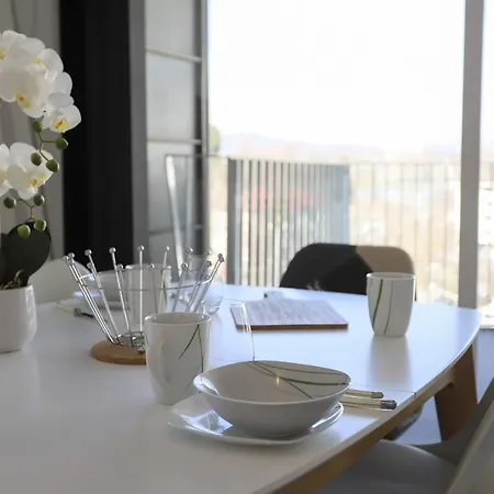 Apartment La Plume Vue 3 Etoiles - Garage Prive, Secteur Recherche, Moderne & Equipe, 6 Personnes Annecy