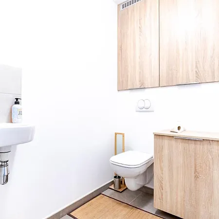 Apartment La Plume Vue 3 Etoiles - Garage Prive, Secteur Recherche, Moderne & Equipe, 6 Personnes